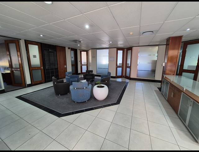 1,832M² OFFICE FOR SALE IN WOODMEAD